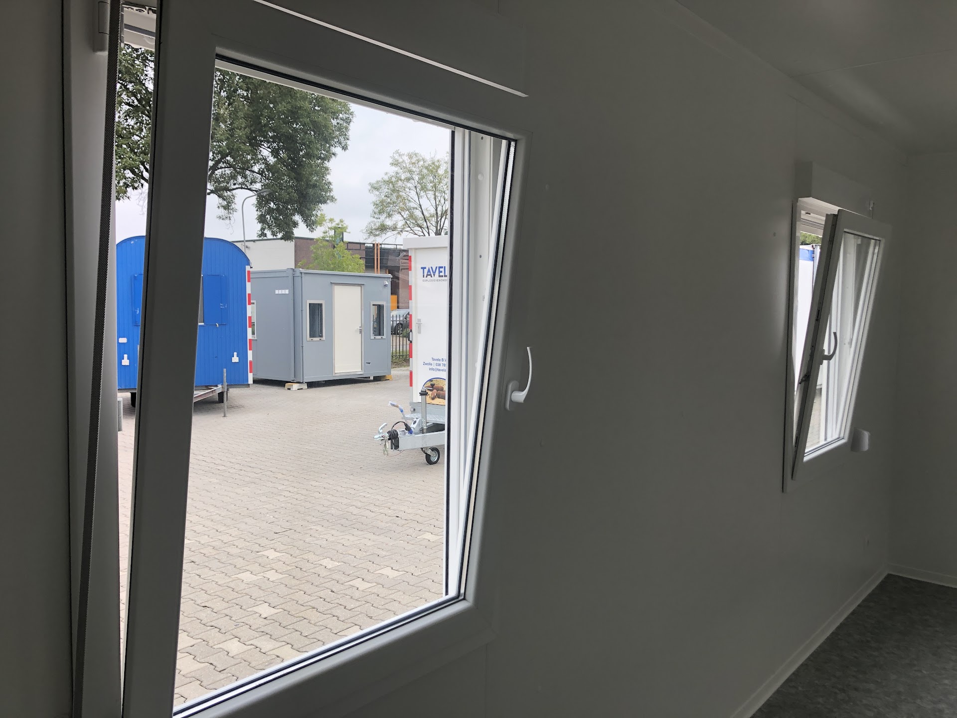 Unité de bureau 6x3 mtr 4 fenêtres latérales – Image 8