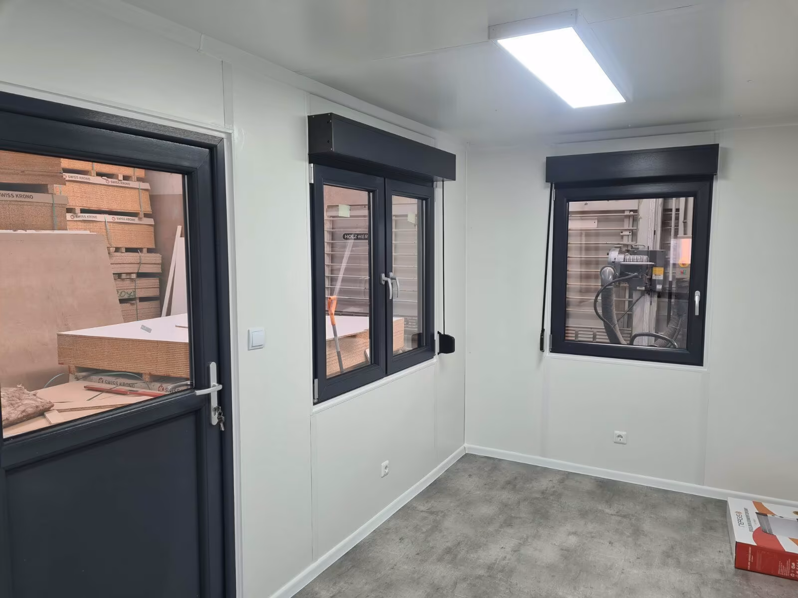 Bureau conteneur avec passages pour chariot élévateur, NEUF – Image 3