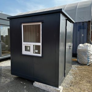 MK7321 CONTENEDOR PARA CASA DE GUARDIÁN CON VENTANA DE SERVICIO Y VENTANA ABATIBLE