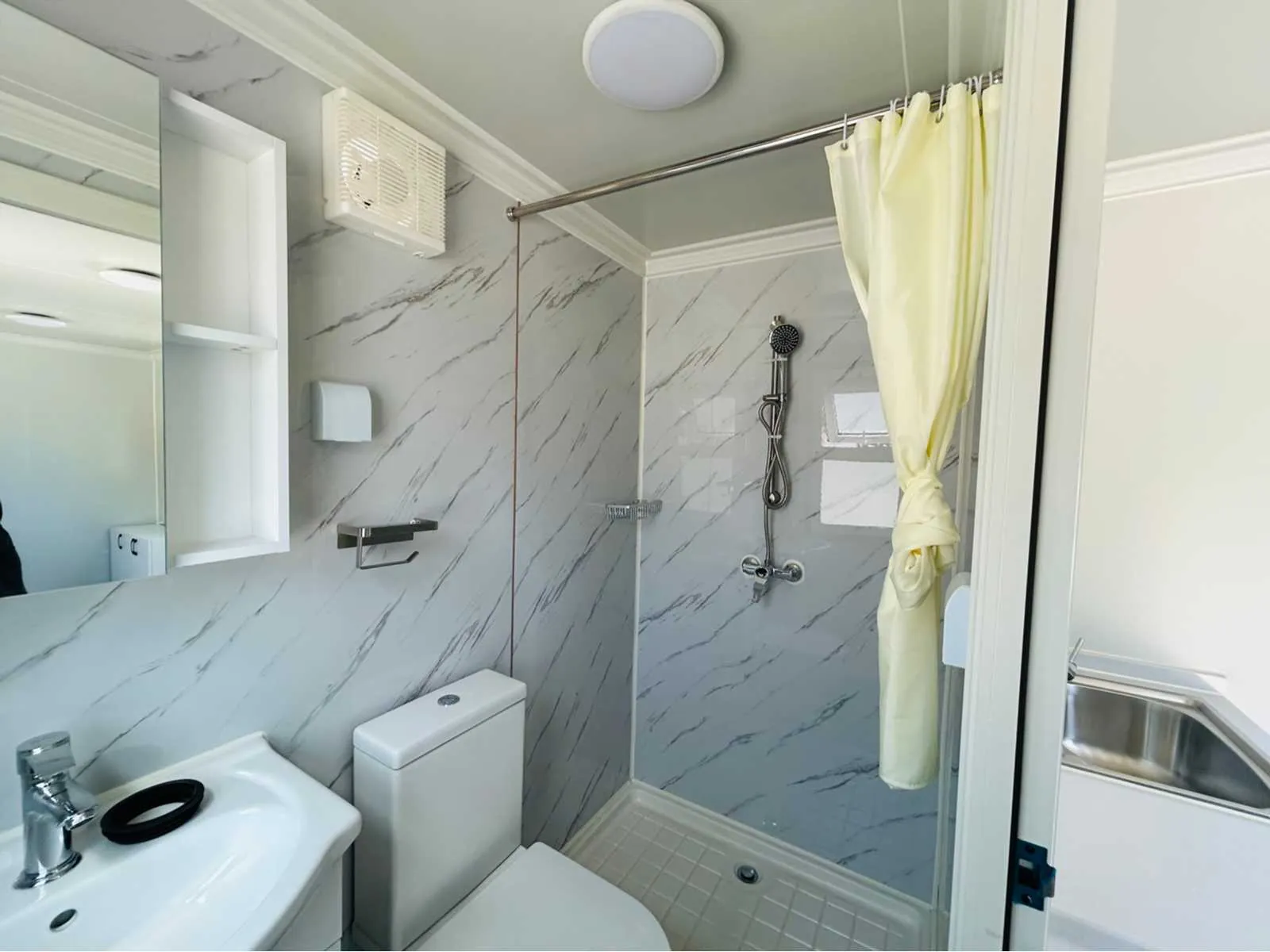 RTE - 2025 - 7412 - Unité mobile avec salle de bain 6 m – Image 12