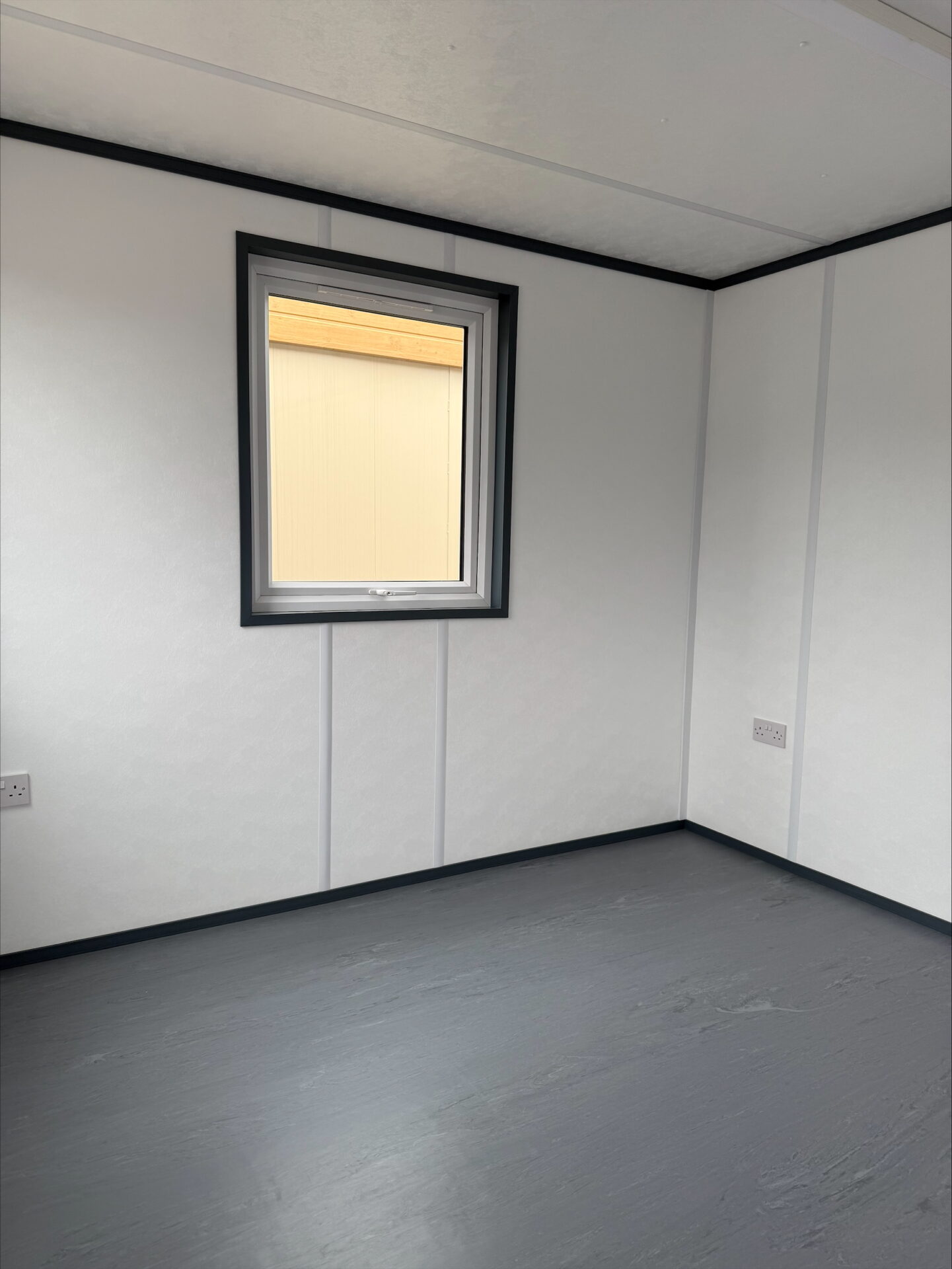 Cabane portable de 20 pi x 10 pi en stock – Image 5