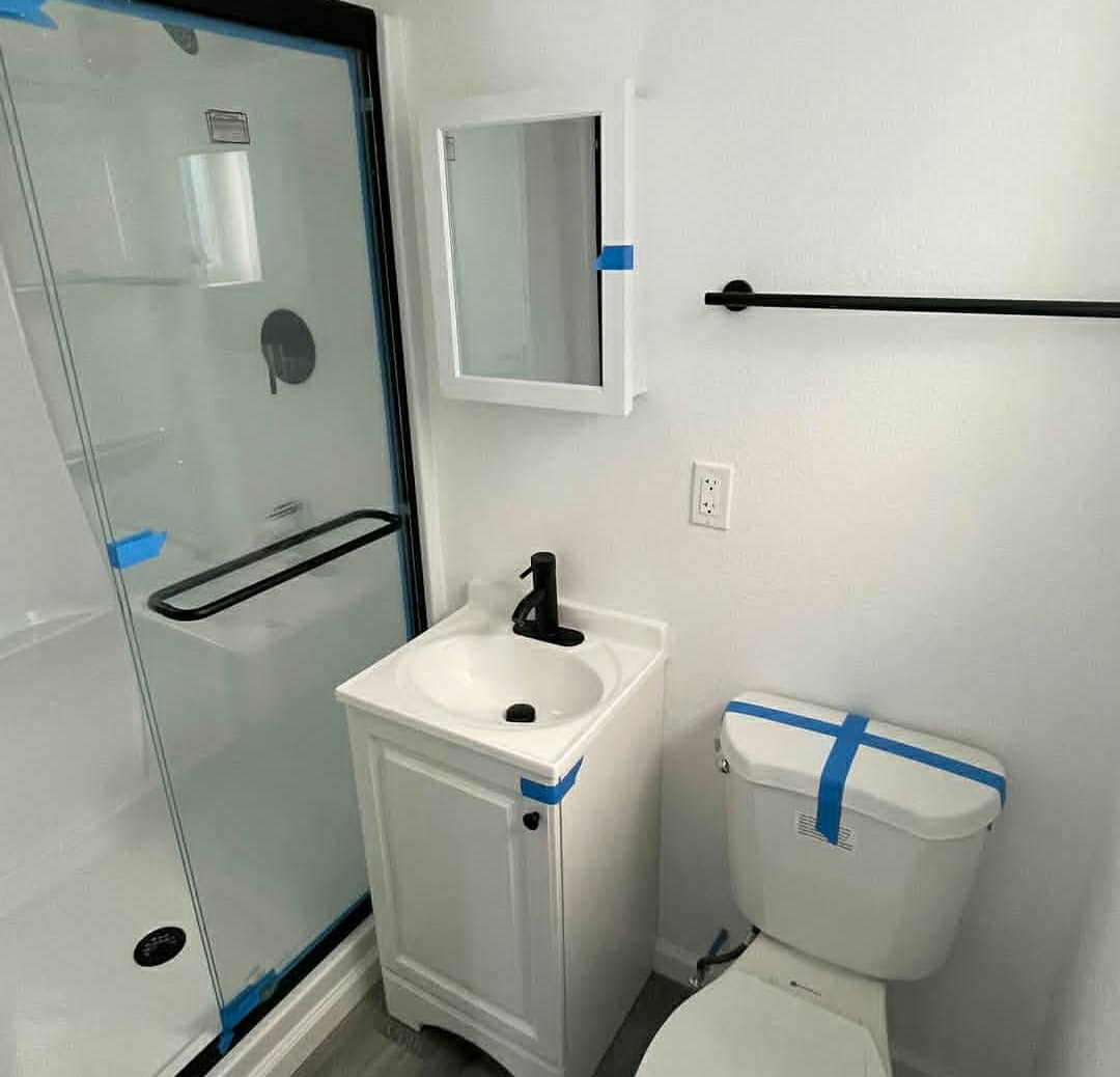 CASA CONTENEDOR DE 20 PIES – BAÑO - Imagen 3